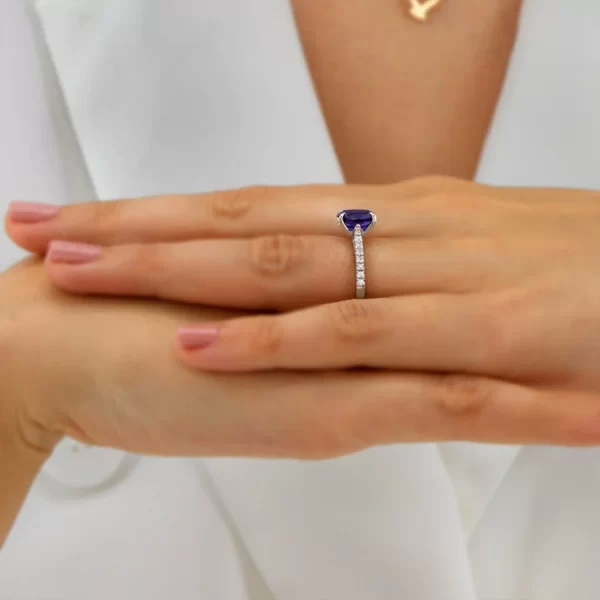 VIOLA Chatham® Blue Sapphire Oval & Diamond 18k White Gold Shoulder Set Ring - Image 5